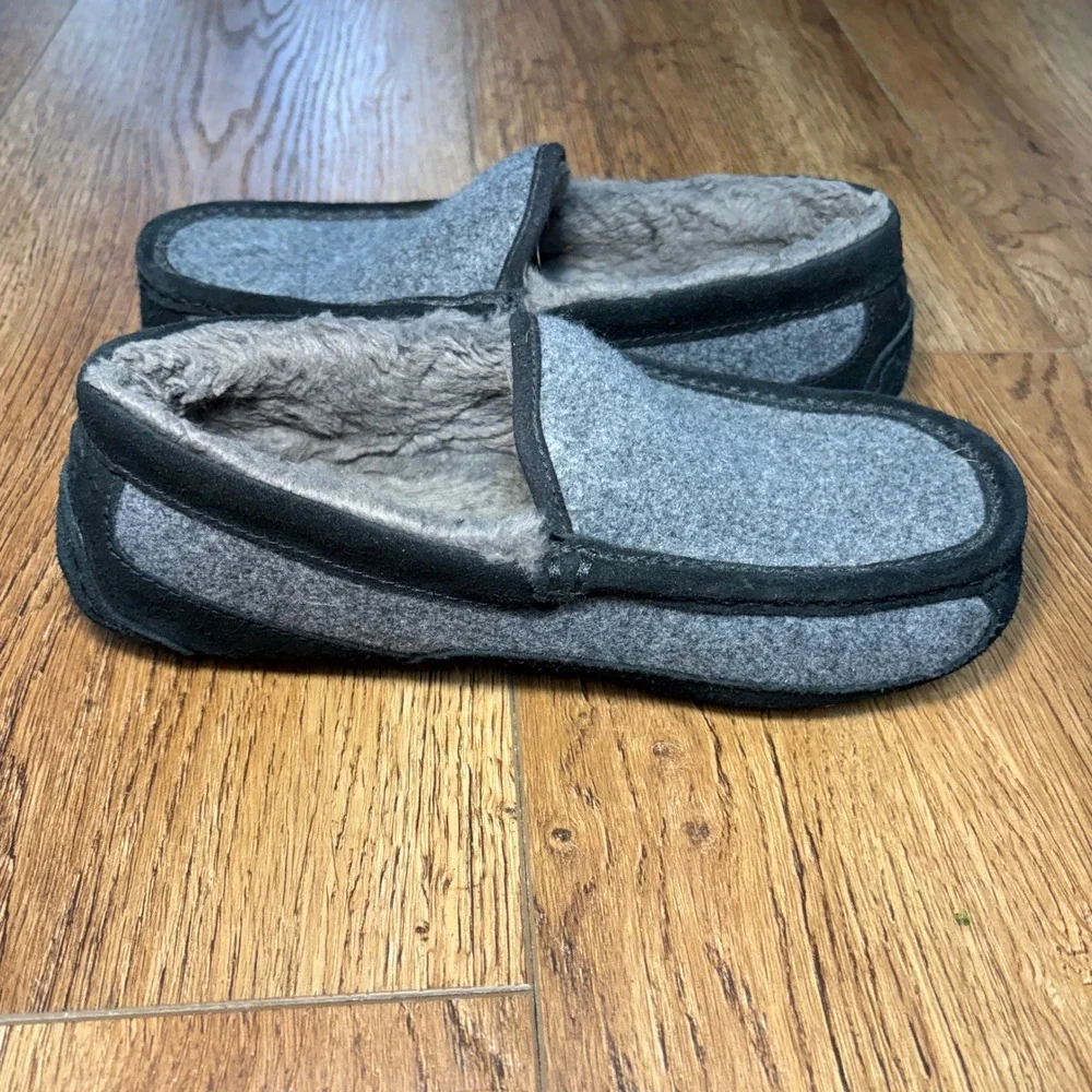 UGG Ascot‎ Wool Slippers Loafers Gray Black Mens Size 7